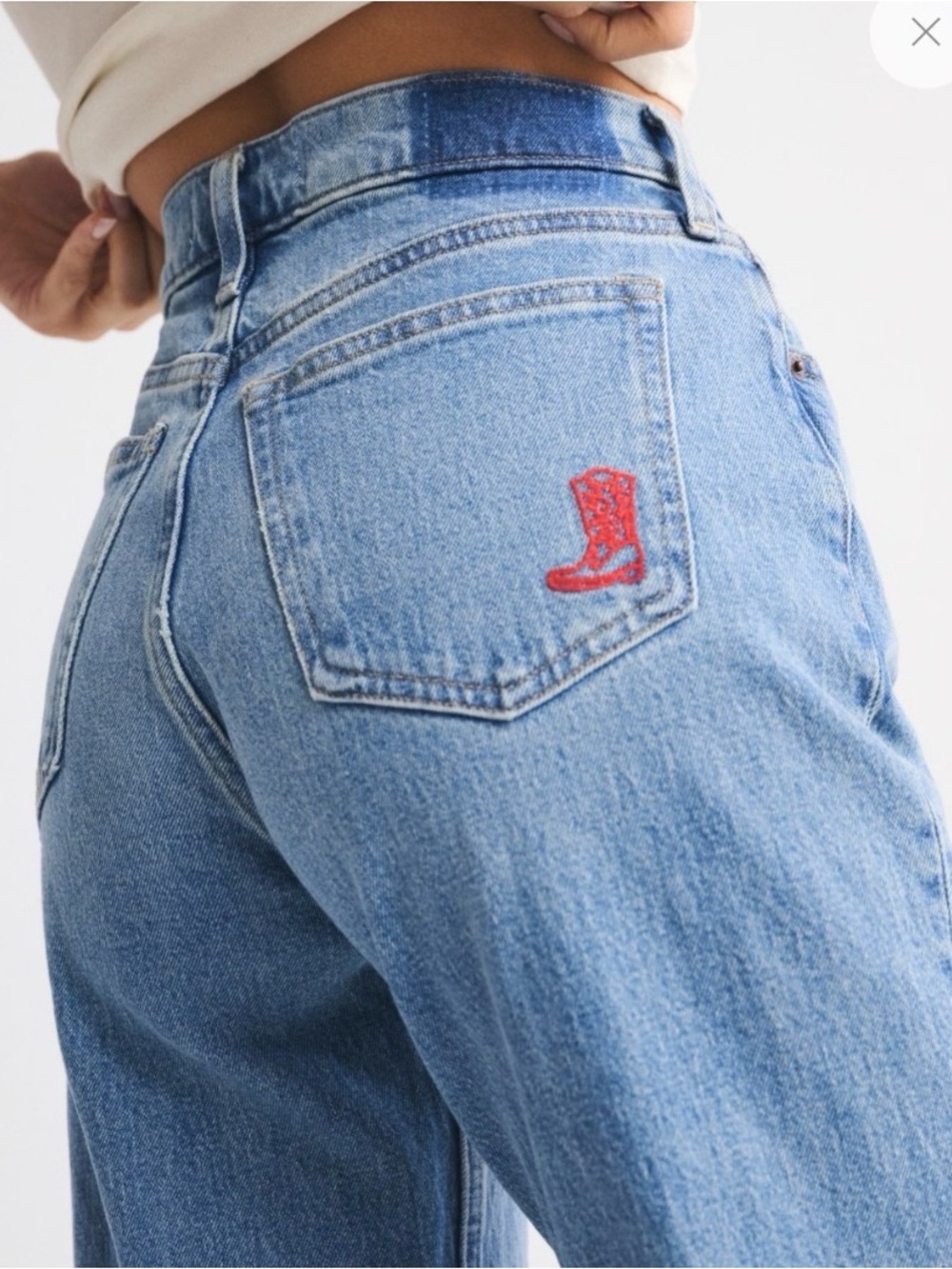 Abercrombie & Fitch High-Rise 90s Relaxed embroidered Jean Sz 26 Short BNWT